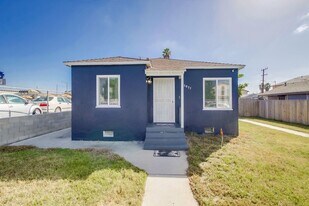 3877 Chamoune Ave in San Diego, CA - Building Photo