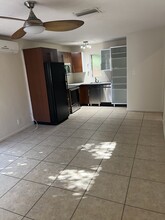 501 S Calle Abronia, Unit Apt c in Palm Springs, CA - Building Photo - Building Photo