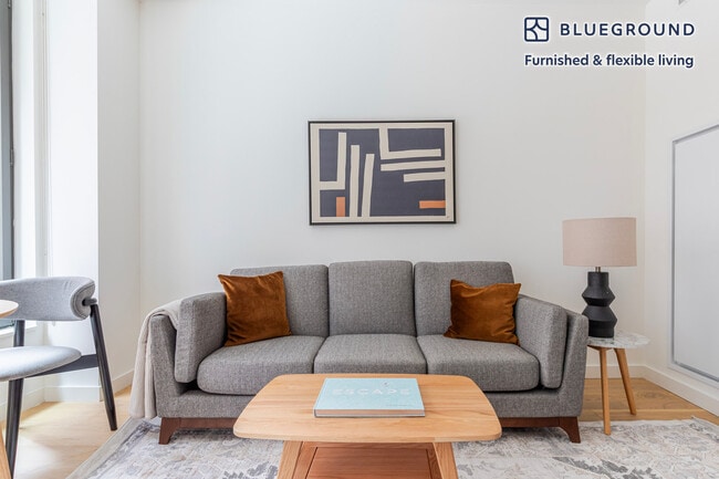 244 W 29th St in New York, NY - Foto de edificio - Building Photo