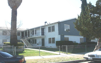 20542 Hartland St in Winnetka, CA - Building Photo - Other