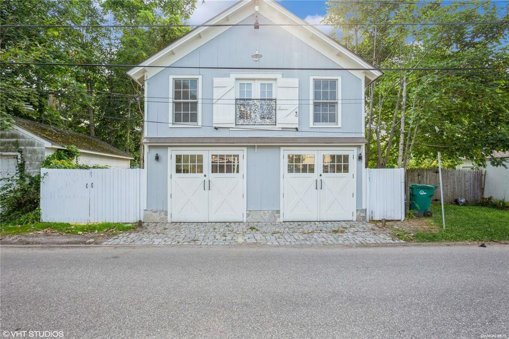 516 Main St in Greenport, NY - Building Photo