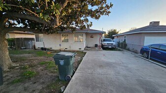 1507 Ming Ave in Bakersfield, CA - Building Photo