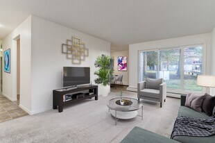 Breton Manor in Edmonton, AB - Building Photo