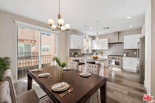 4437 Paxton Pl in Calabasas, CA - Building Photo