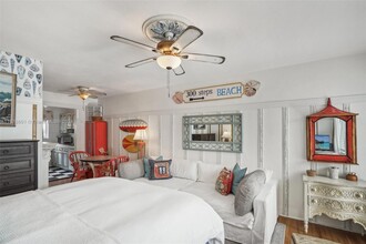 401 Collins Ave, Unit 20 in Miami Beach, FL - Building Photo - Building Photo