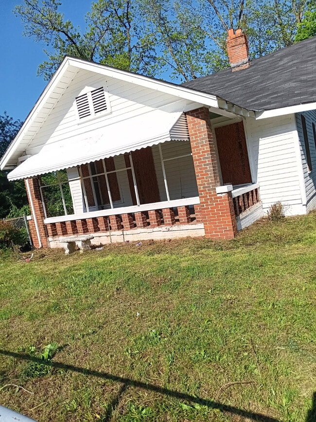 property at 1011 Sayre St