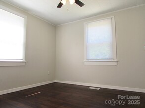 1311 Parkview Cir in Salisbury, NC - Building Photo - Building Photo