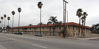 Seven Palms in Sylmar, CA - Building Photo