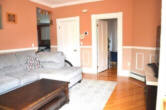 5 Charles St in Wakefield, MA - Building Photo - Building Photo