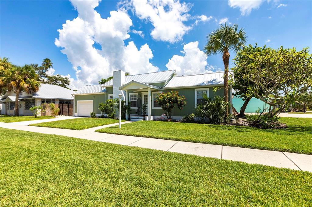 640 Broadway St in Longboat Key, FL - Building Photo