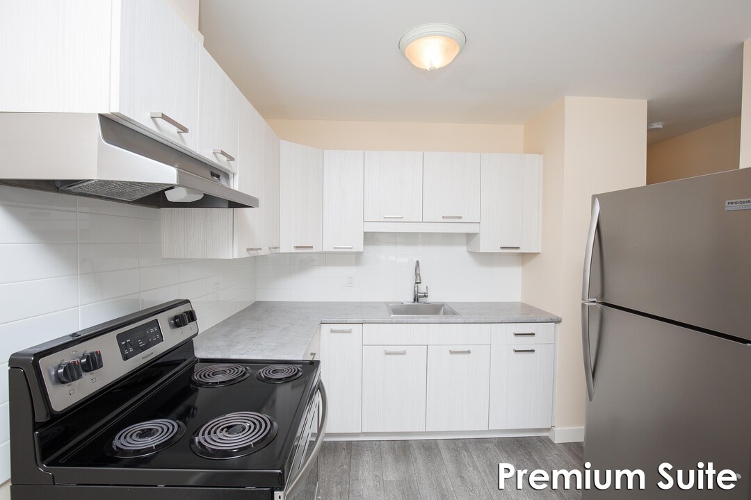 Collegeview in Grande Prairie, AB - Building Photo