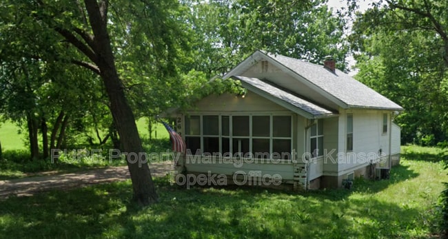 property at 2627 SE Illinois Ave