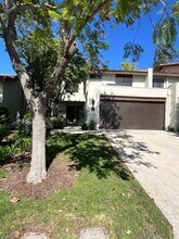 889 Shadow Lake Dr in Thousand Oaks, CA - Building Photo - Building Photo