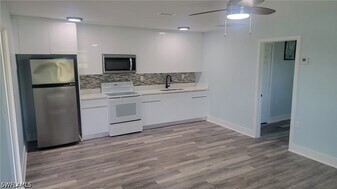 27020 Williams Rd in Bonita Springs, FL - Building Photo