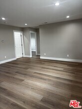 731 E 33rd St in Los Angeles, CA - Foto de edificio - Building Photo