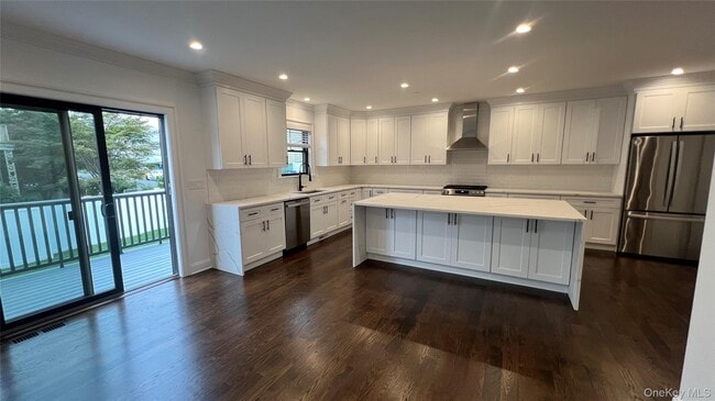40 Elmwood Ave in Harrison, NY - Building Photo - Building Photo