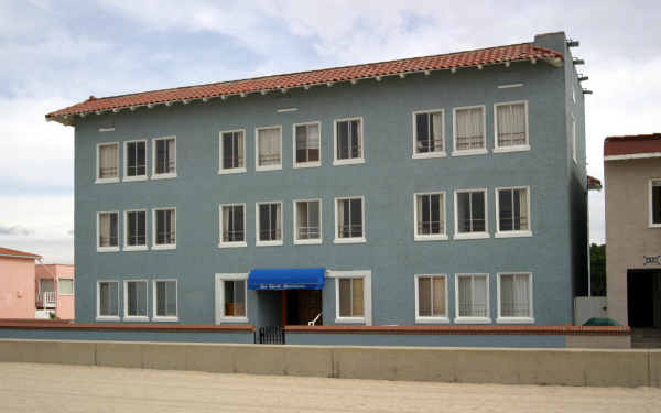 840 The Strand in Hermosa Beach, CA - Foto de edificio