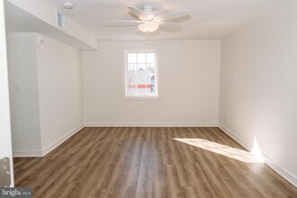 380 Broadview Ave in Warrenton, VA - Foto de edificio - Building Photo