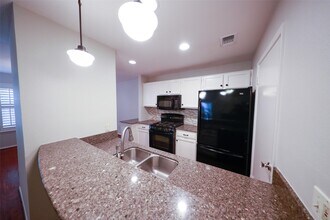 70 Cokeberry Ct in Spring, TX - Building Photo - Building Photo