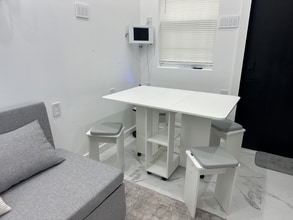 196 Danforth Ave in Jersey City, NJ - Foto de edificio - Building Photo