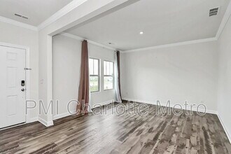 8315 Flint Hill Dr in Charlotte, NC - Building Photo - Building Photo