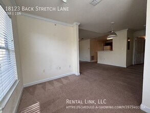 18123 Back Stretch Ln in Tampa, FL - Building Photo - Building Photo