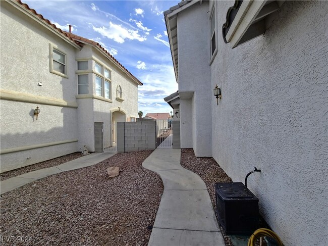 8487 Antique Cameo Ave in Las Vegas, NV - Building Photo - Building Photo