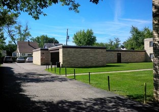 VIP Apartments in Maple Heights, OH - Building Photo - Building Photo