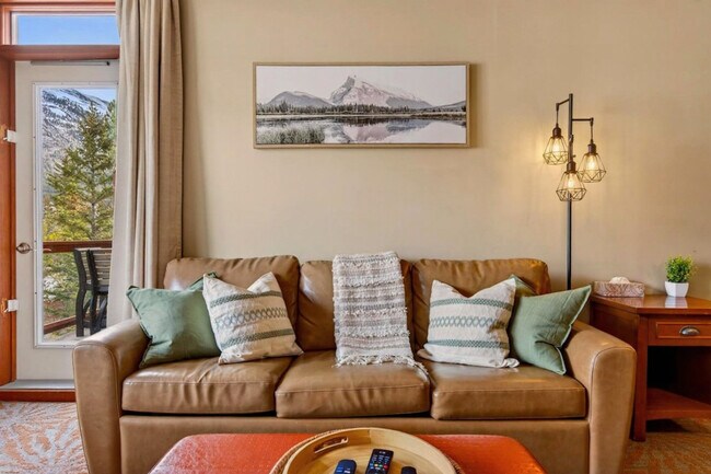 170 Kananaskis Way, Unit SI ID1499953P in Canmore, AB - Building Photo - Building Photo