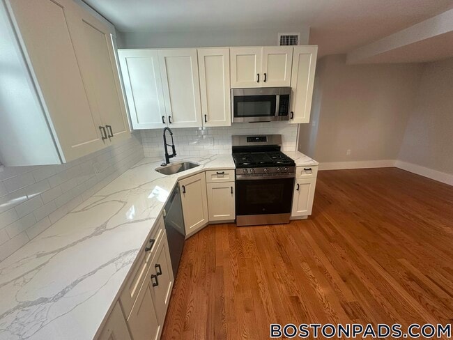 118 Marginal St in Boston, MA - Building Photo - Building Photo