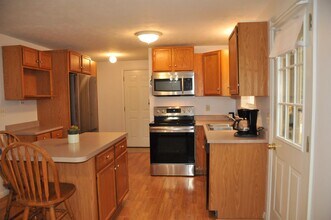 147 High Rock Rd in Weare, NH - Building Photo - Building Photo
