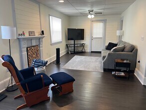 208 Coleridge Ave, Unit 2 in Altoona, PA - Foto de edificio - Building Photo