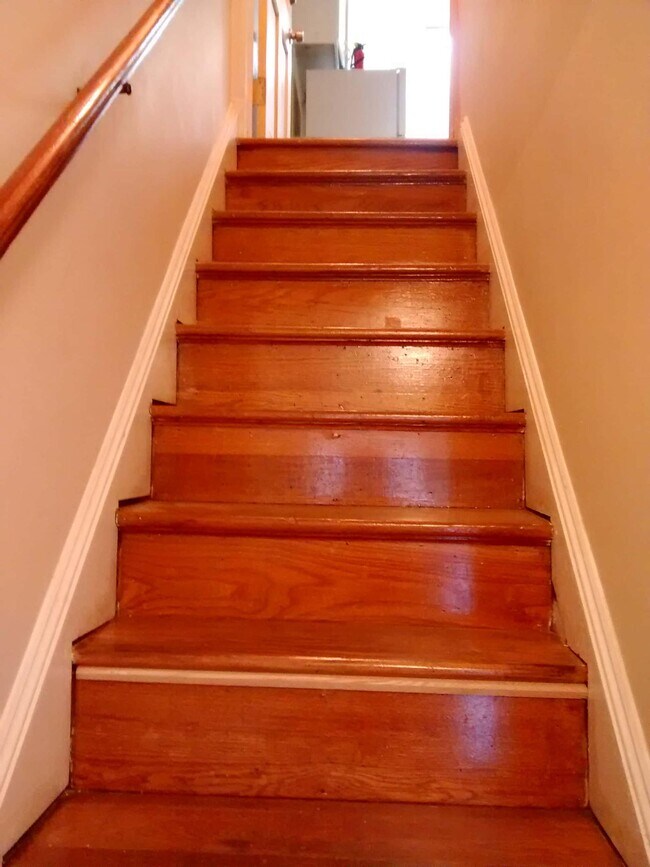 918 Elm Ridge Ave, Unit 2nd Floor photo'