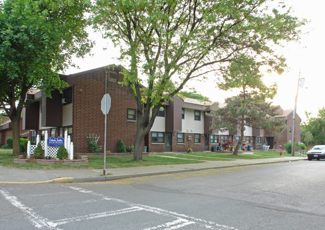 Edwin Joslin Apartments in Watervliet, NY - Foto de edificio - Building Photo