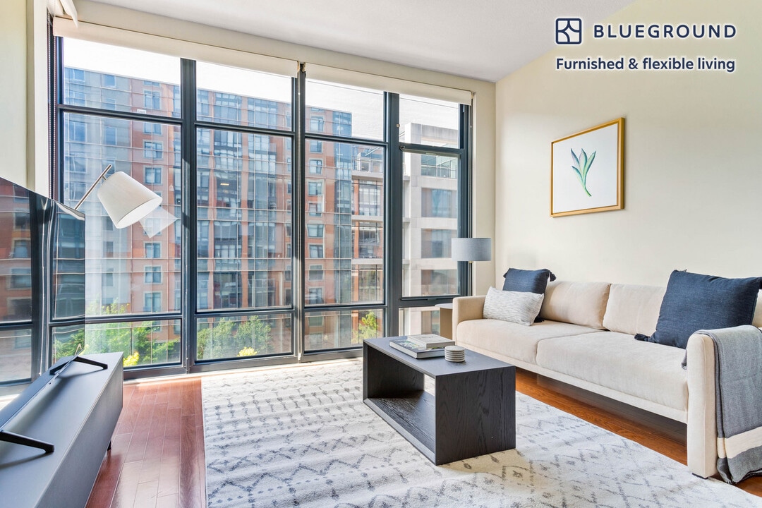 425 Massachusetts Ave NW in Washington, DC - Building Photo