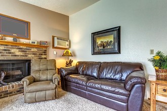 Wellington Townhomes in Grand Forks, ND - Building Photo - Building Photo