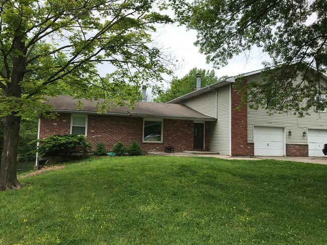 property at 4733 Apple Tree Ln