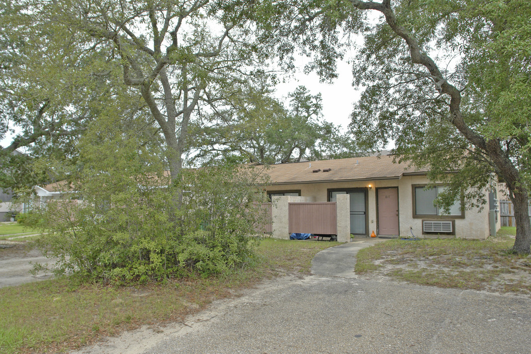 617 Virginia Oak Ct in Fort Walton Beach, FL - Building Photo