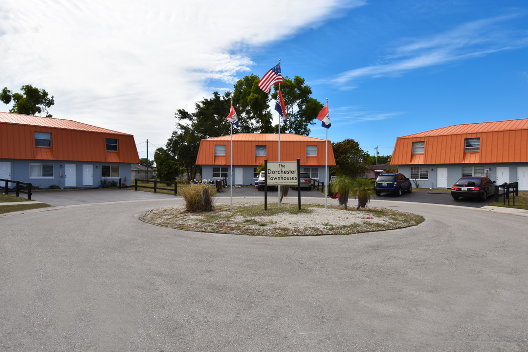 Frankie Court Apartments in North Fort Myers, FL - Building Photo