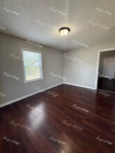 5201 E 12th St in Kansas City, MO - Building Photo - Building Photo