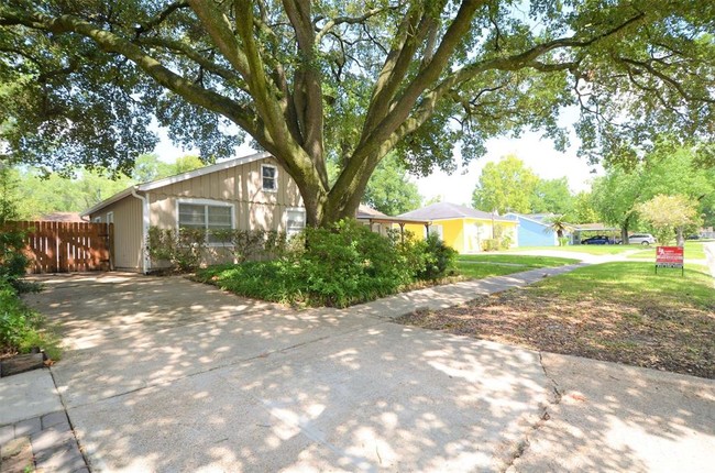 1941 Pech Rd in Houston, TX - Building Photo - Building Photo