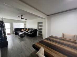 1430 NE 149th St in North Miami, FL - Building Photo - Building Photo