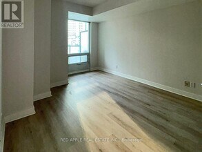 361 Front St W in Toronto, ON - Building Photo - Building Photo