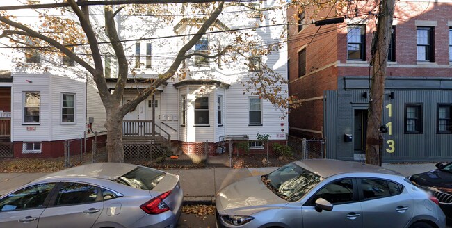 9 Hamlin St, Unit 1 in Cambridge, MA - Foto de edificio - Building Photo