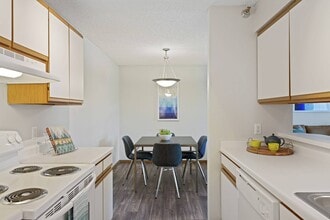 Northpointe in Coon Rapids, MN - Foto de edificio - Building Photo