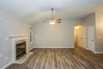 6235 Red Clover Ln in Charlotte, NC - Building Photo - Building Photo