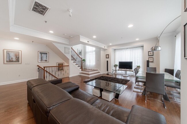 11 Washington Pl in Cliffside Park, NJ - Building Photo - Building Photo