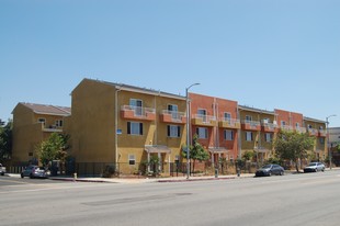 5000 S Figueroa St Apartments