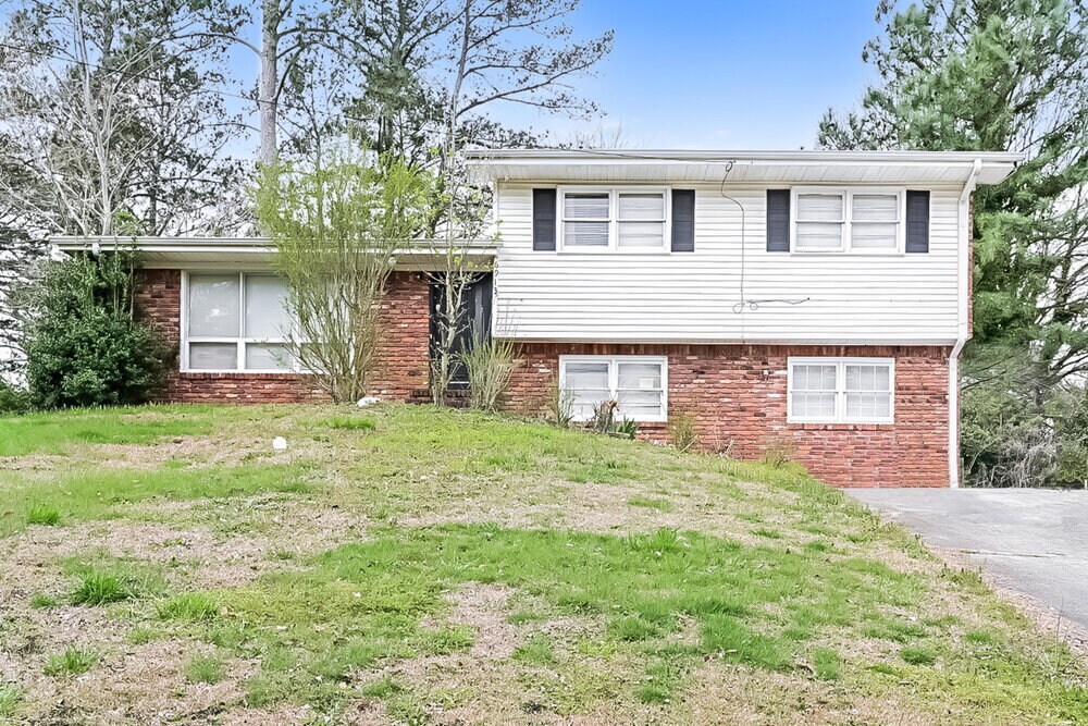 6913 Doncaster Rd in Jonesboro, GA - Building Photo