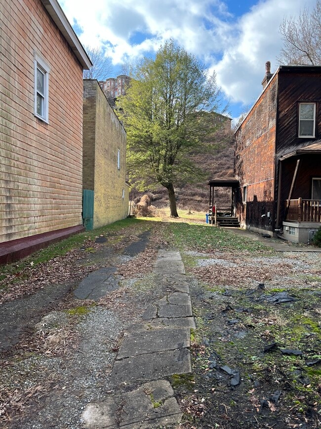 47 Boundary St in Pittsburgh, PA - Foto de edificio - Building Photo
